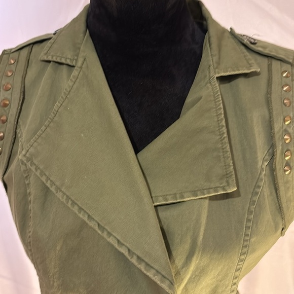 2/$30 Military Green Sleeveless Vest Asymmetrical Zip Closure Sz 8 - Picture 6 of 11